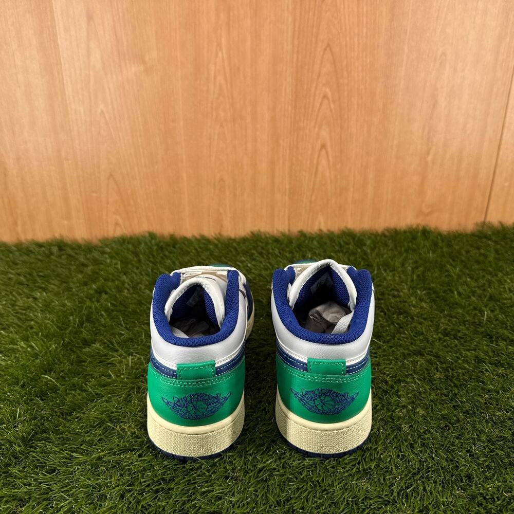 Air Jordan 1 Low GS Rare Air Lifestyle Shoes 553560-147 Youth Size 5Y - Picture 6 of 9